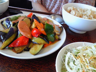 茄子と野菜の油炒め