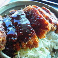 デミ味噌ソースカツ丼