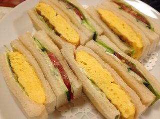 たまごサンドイッチと野菜サンドイッチ