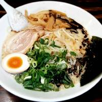 豚骨ラーメン　黒