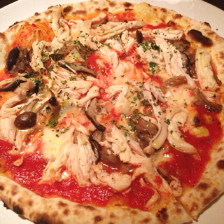 チキンときのこのカチャトーラピザ