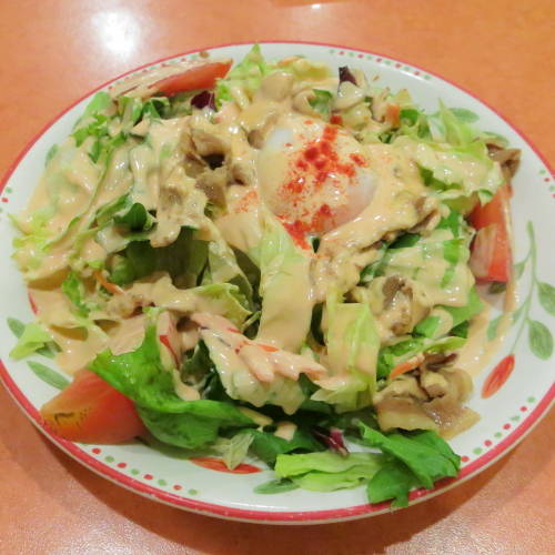 あったかポークと半熟卵のサラダ