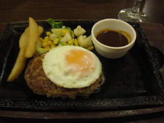 目玉焼きハンバーグ