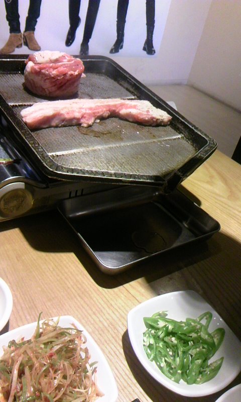 ２０ｍｍ厚切りサムギョプサル食べ放題