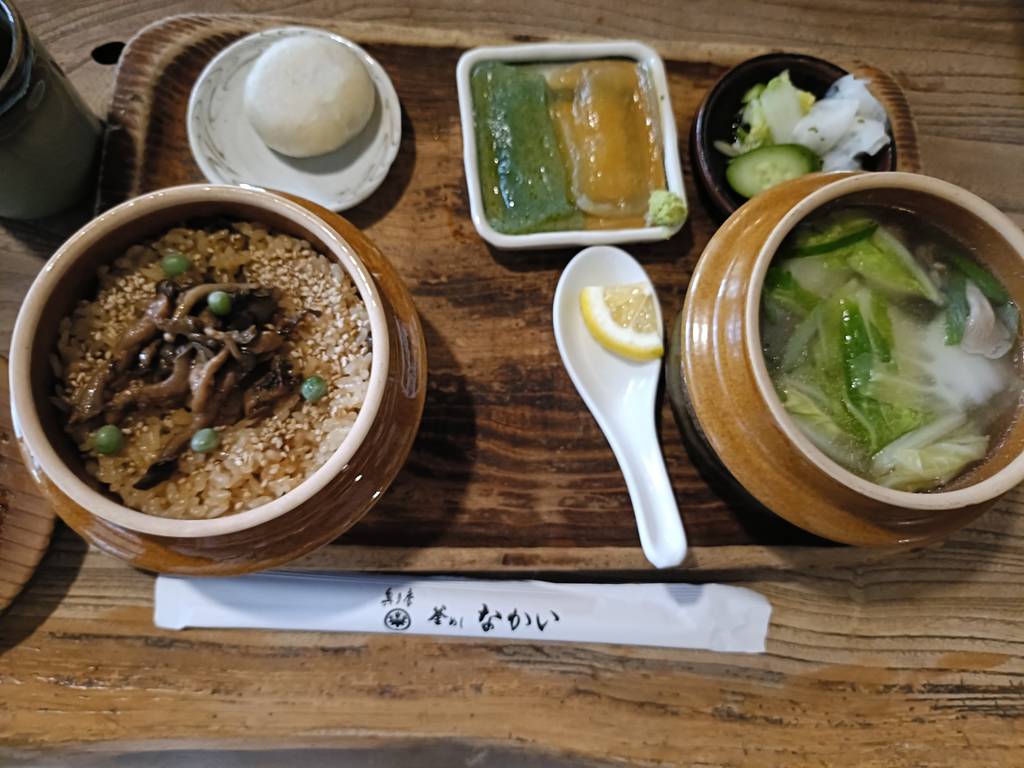 きのこ釜飯セット汁物水炊きに変更