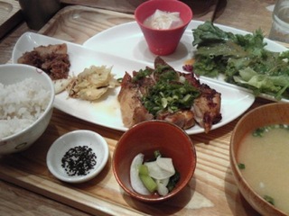 若鶏の黒七味焼き定食