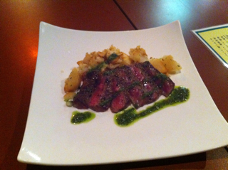 和牛サーロインの黒胡椒焼き　おろしポン酢添え