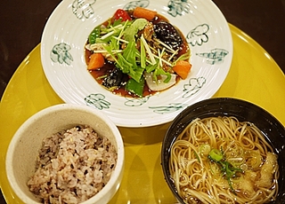 鯖の竜田揚げ黒酢野菜あんかけと豆乳温麺