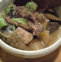 じっくり煮込んだ牛もつ煮込み