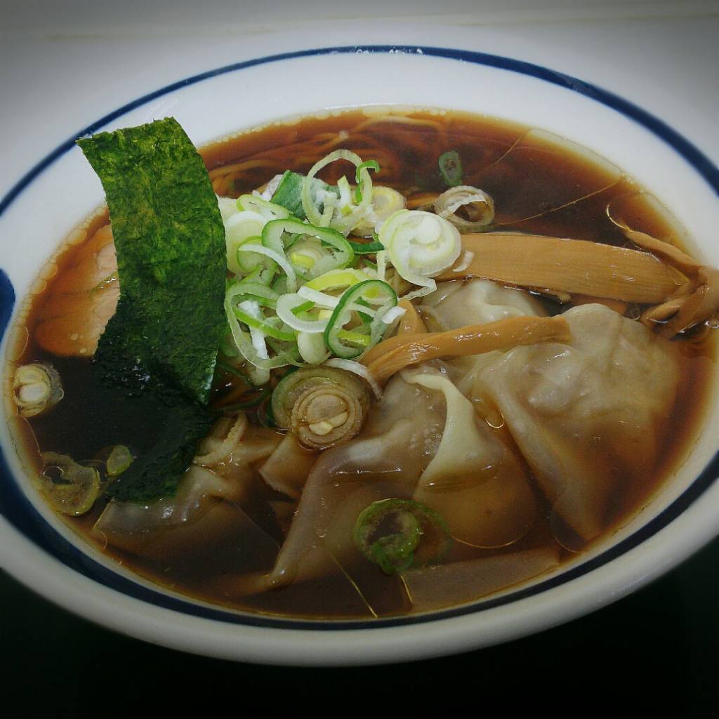 醤油わんたん麺