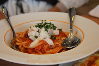 ズワイガニのトマトクリームパスタ