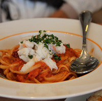 ズワイガニのトマトクリームパスタ