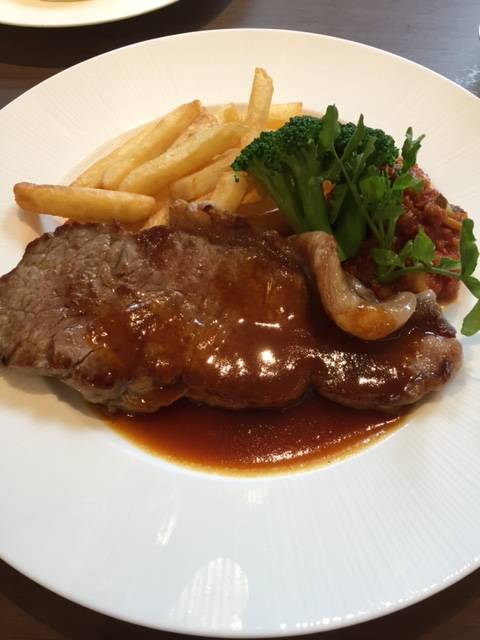 オーストラリア産牛サーロインステーキ