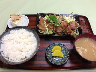 にんにく醤油の揚げ豚定食