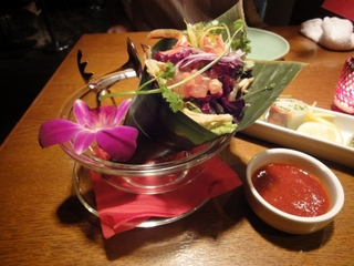 手さき蒸し鶏の韓国風サラダ