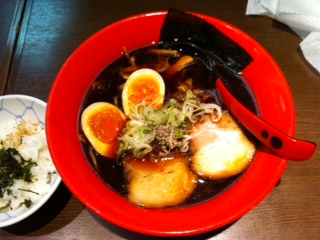 ブラック味玉らーめん