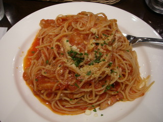 本日の自家製トマトソース　生パスタ