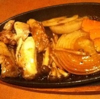 知床鶏と野菜の鉄板焼き