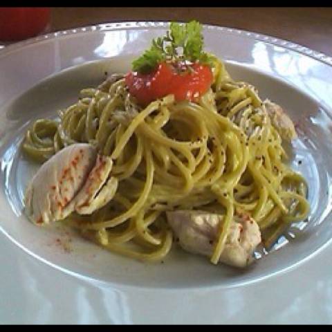 鶏肉のジェノベーゼパスタ