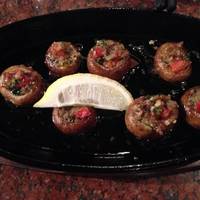 詰め物をしたマッシュルームのオイル焼き