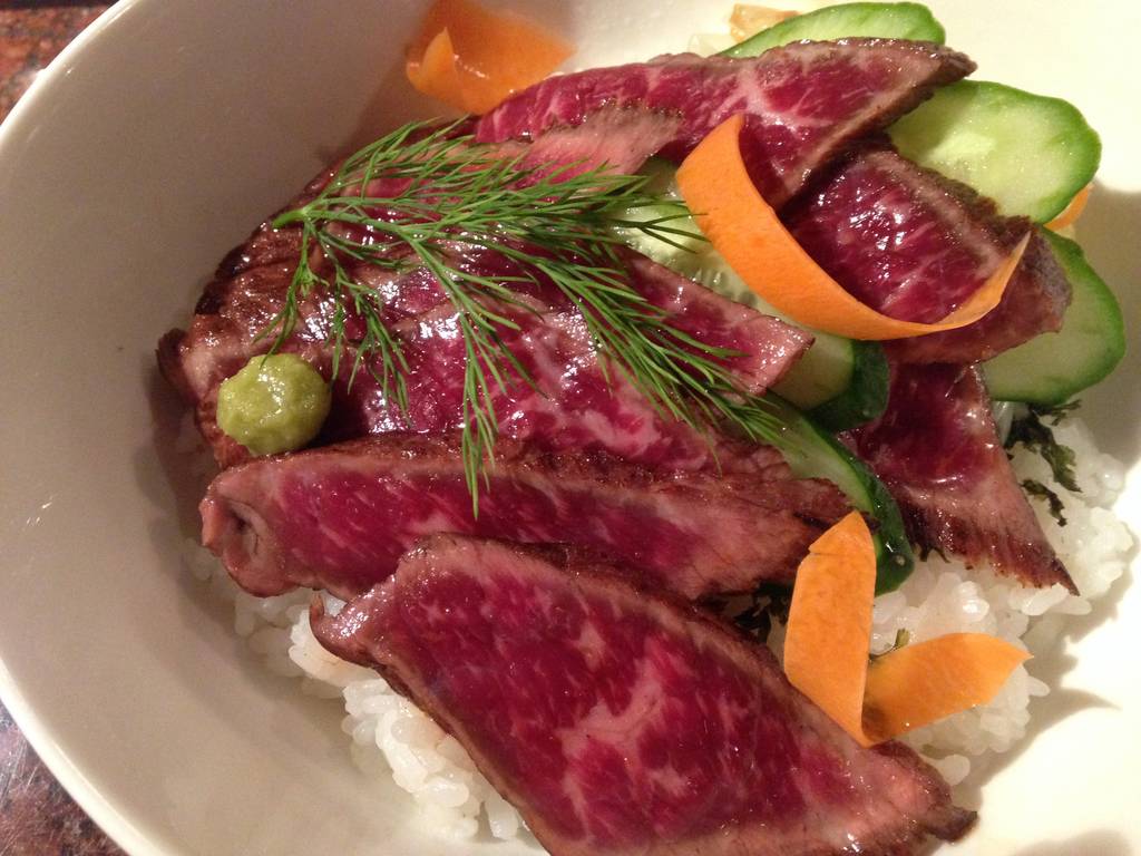 和牛コールドビーフ漬け丼ランチ