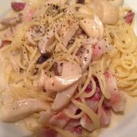 黒い森のベーコンとキノコのパスタ