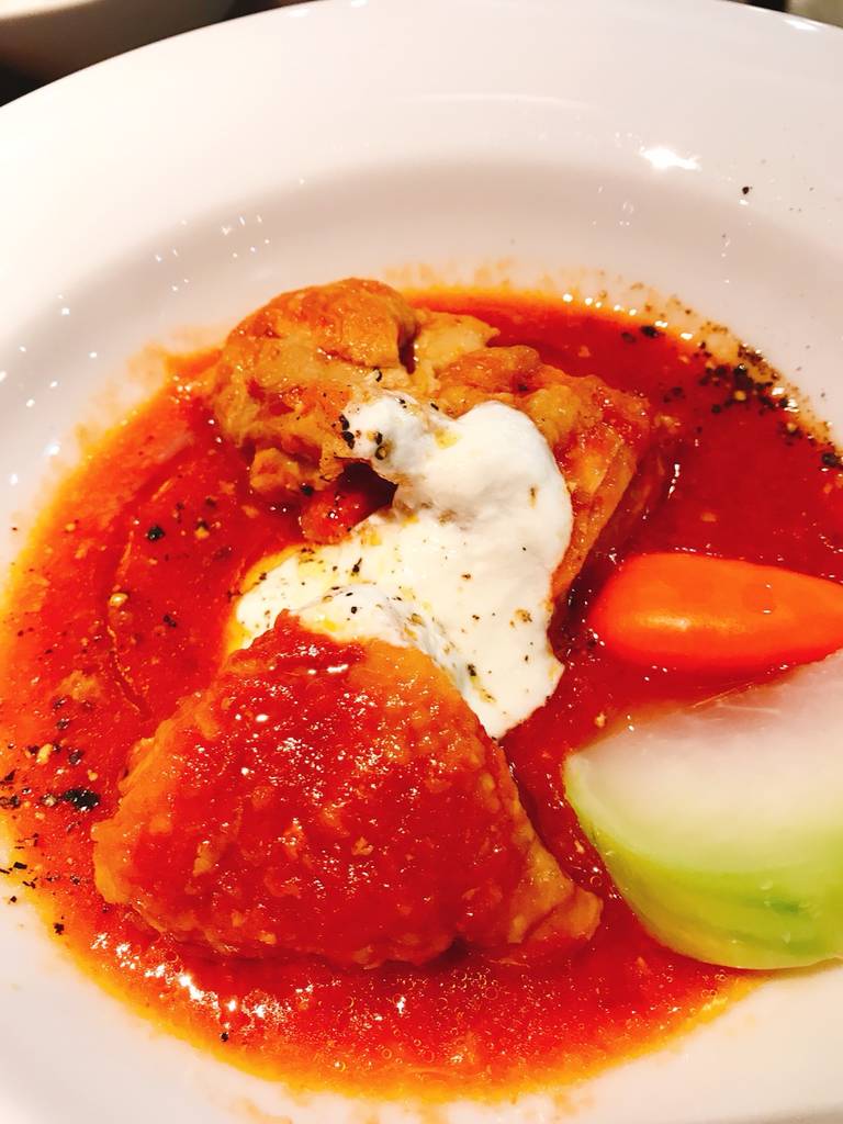 メニュー名忘れました。会津野菜と鶏肉のトマト煮とても美味しい