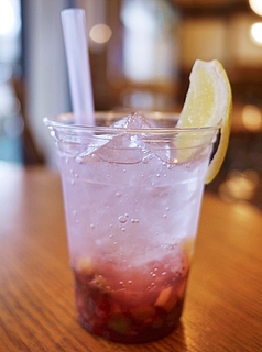 キウイ＆ベリーソーダ