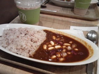 ４種の蒸豆カレー