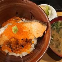 鮭いくら御飯あら汁付き