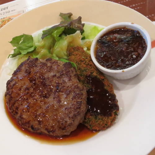 ハンバーグてりやきソースと鶏ササミ磯辺フライと麻婆茄子