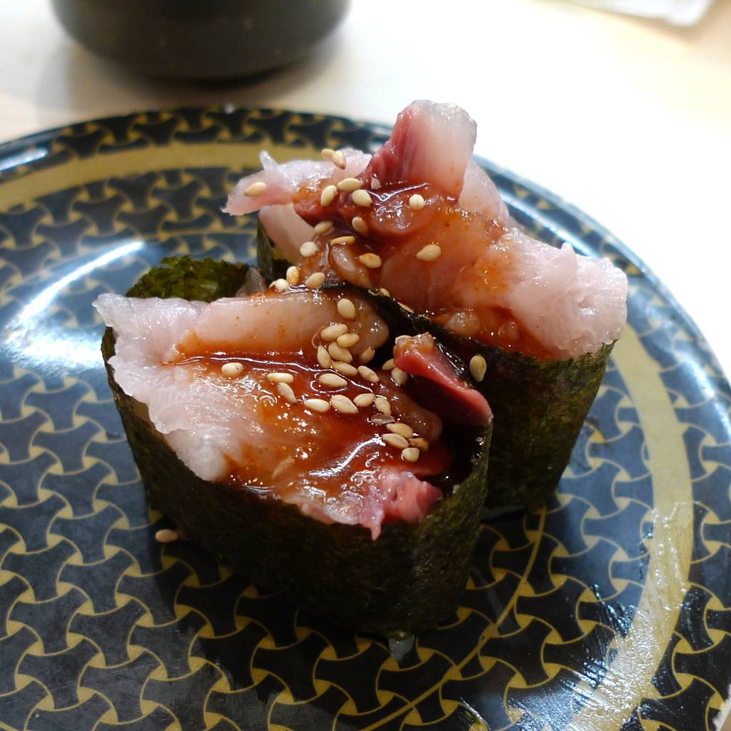 まかない海鮮ユッケ軍艦