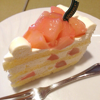 白桃のショートケーキ