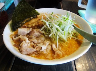 白ゴマ担々麺
