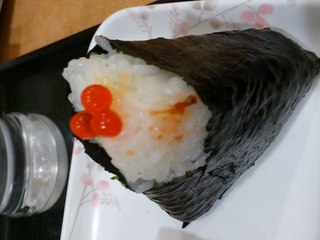 すじこのおむすび