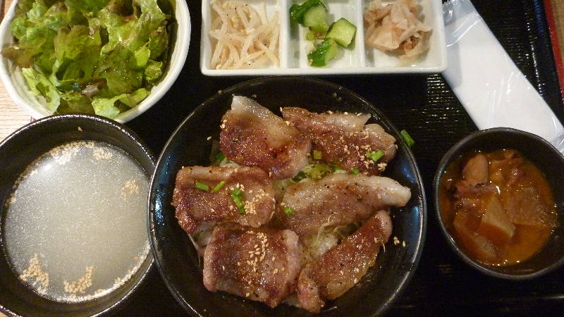 牛ステーキ丼定食