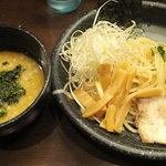 豚骨煮干つけ麺