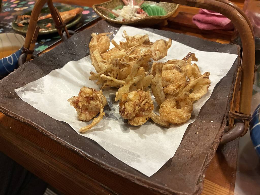 店主お任せでのかき揚げ（イカやエビ入り）