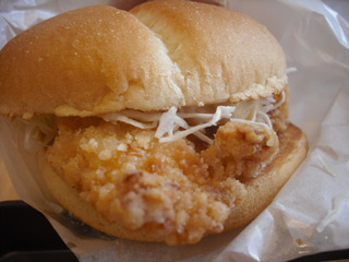 しょうゆマヨタツタチキンバーガー