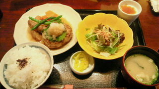 お豆腐ハンバーグ御膳　和風青じそソース