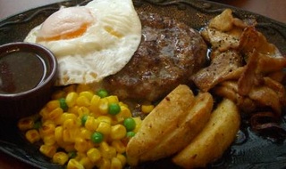 焼肉とハンバーグの盛合わせ