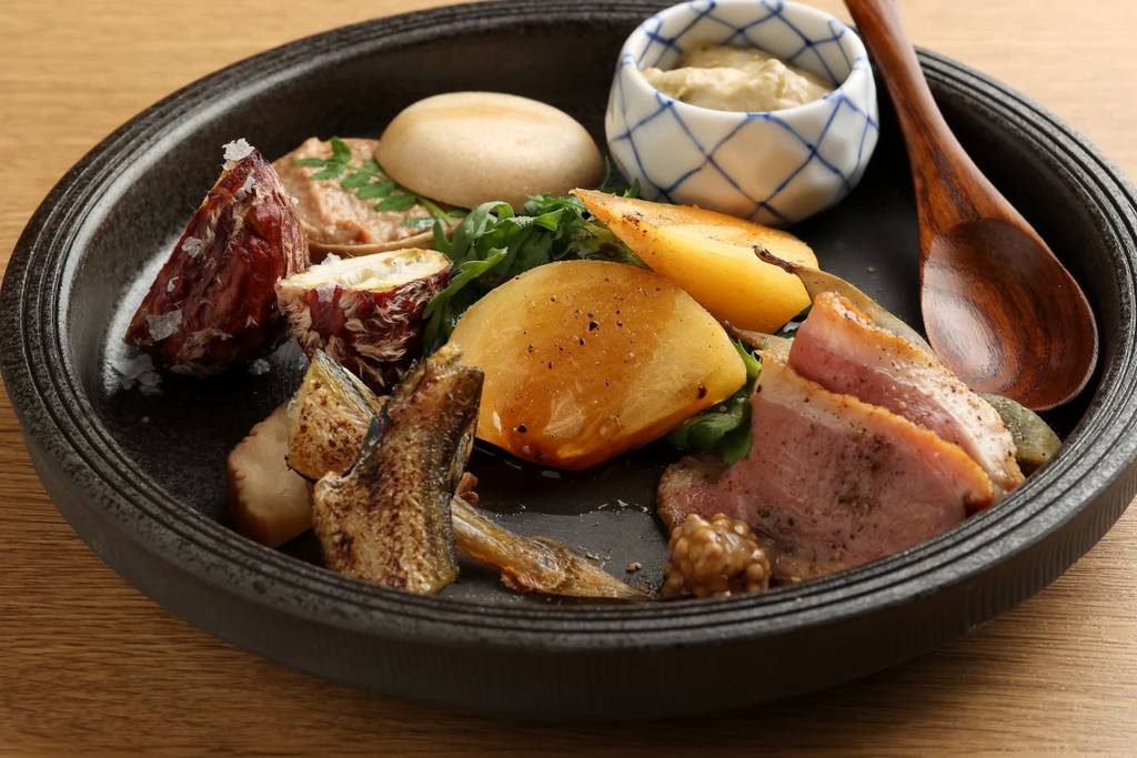 酒のアテ盛り合わせ