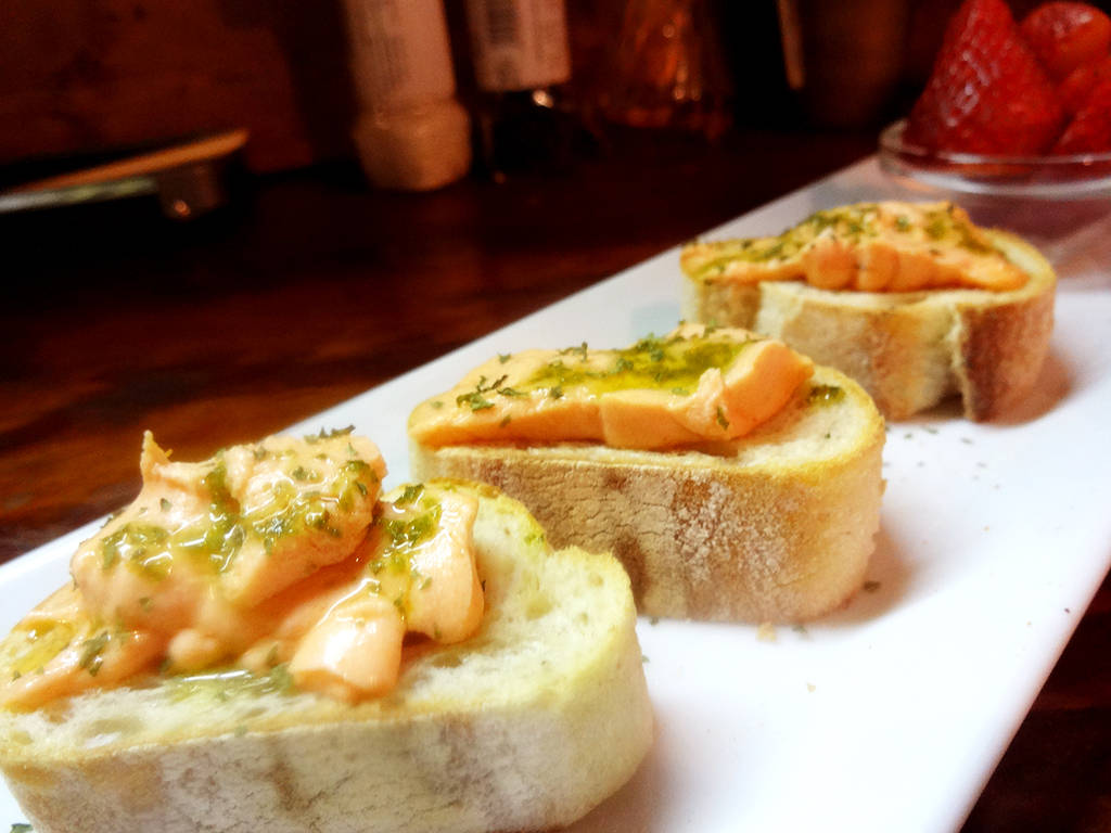 サーモンクリームのカナッペ