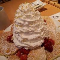 ストロベリーホイップクリームとマカデミアナッツ