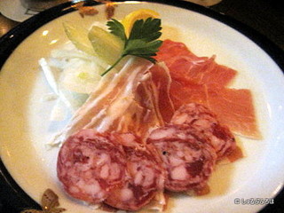 イベリコサラミと生ハムの盛り合わせ