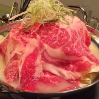 霜降り和牛鍋、神戸牛タタキと鮮魚のお造り盛り合わせ
