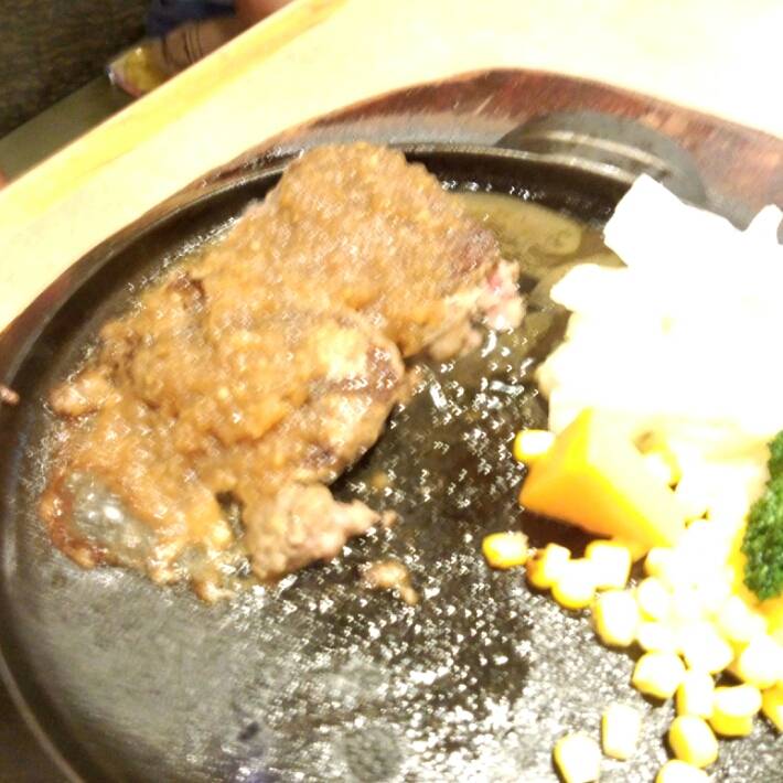 爆弾ハンバーグ　和風ソース