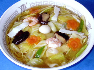 季節の広東麺（季節により替ります）※春は塩です