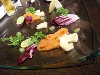 自家製スモークサーモンのサラダ仕立て