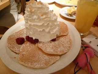 ストロベリーホイップクリームとマカデミアナッツ